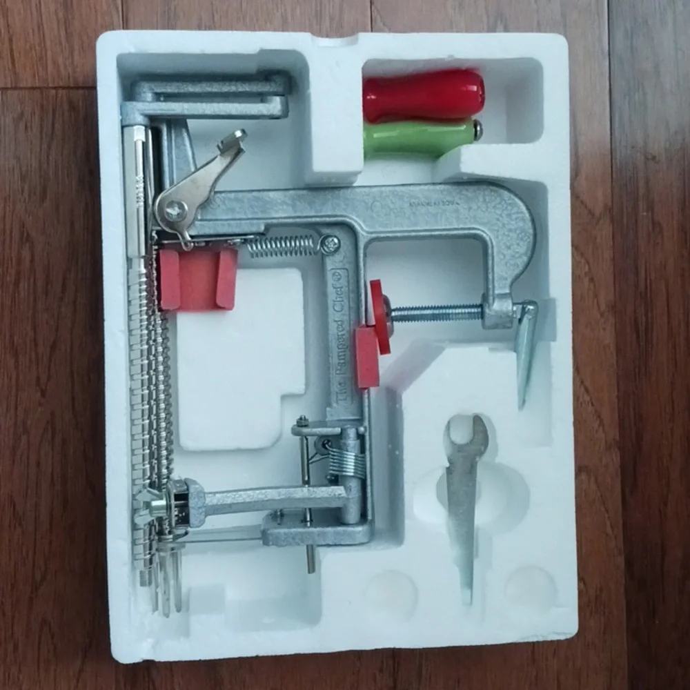 Pampered Chef 2430 Apple Peeler Corer Slicer Kitchen Gadget Tool